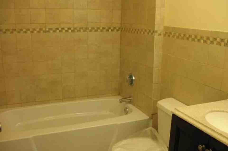 135 Willard St - Photo 2 of 5