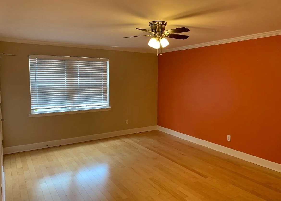 1397 Broadview Ave #8 - Photo 3 of 19