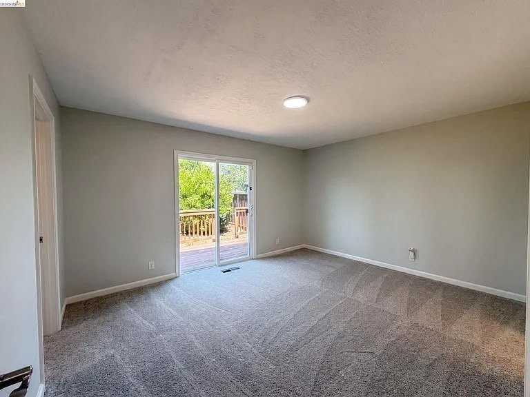 1087 Fox Meadow Way - Photo 4 of 13
