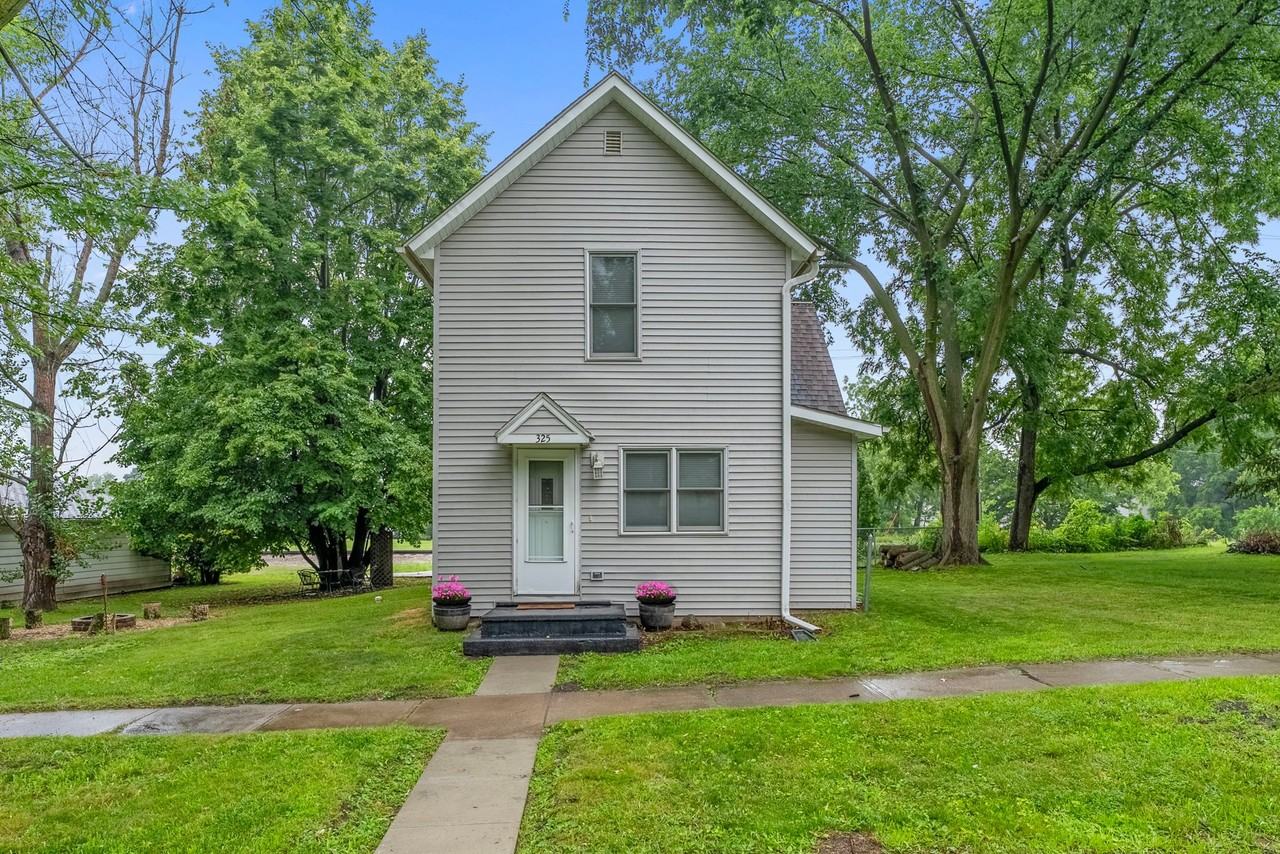 325 N Stewart St - Photo 2 of 17