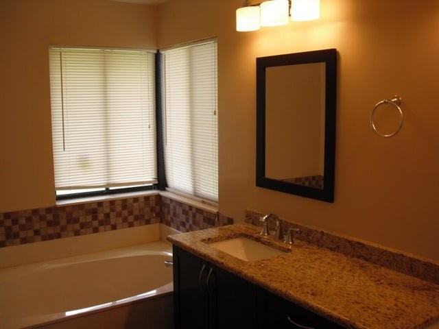 1382 Nw 13th Ct - Photo 4 of 7