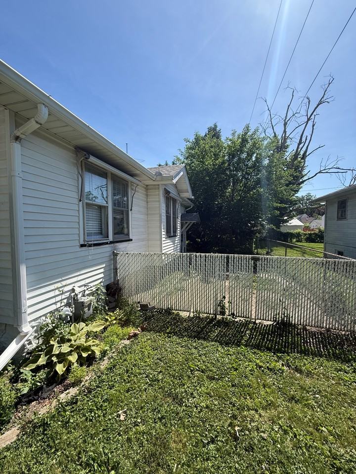 722 S 16th St - Photo 4 of 20