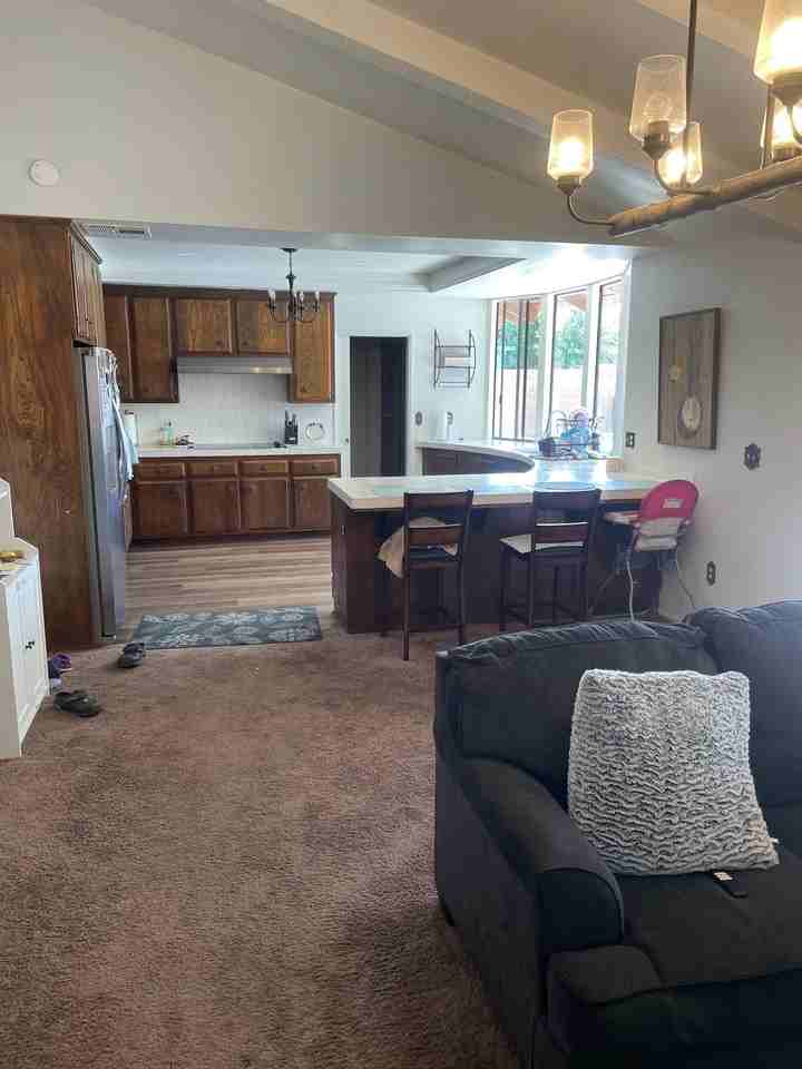 41633 Whittier Ave - Photo 7 of 12