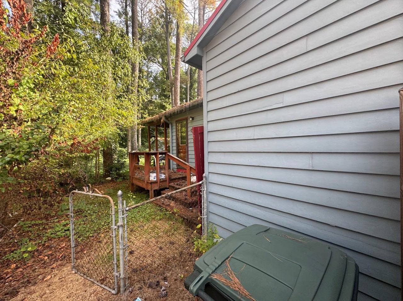 208 Carol Dr - Photo 5 of 10