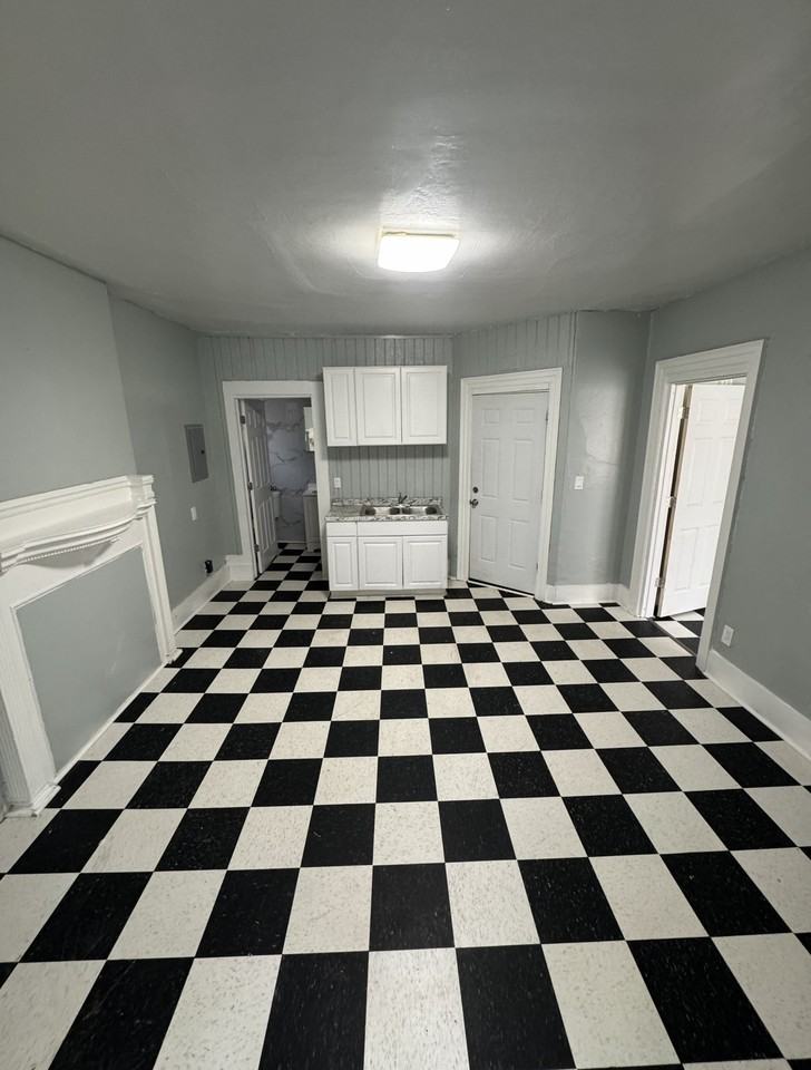 428 W Bancroft St #4 - Photo 5 of 10