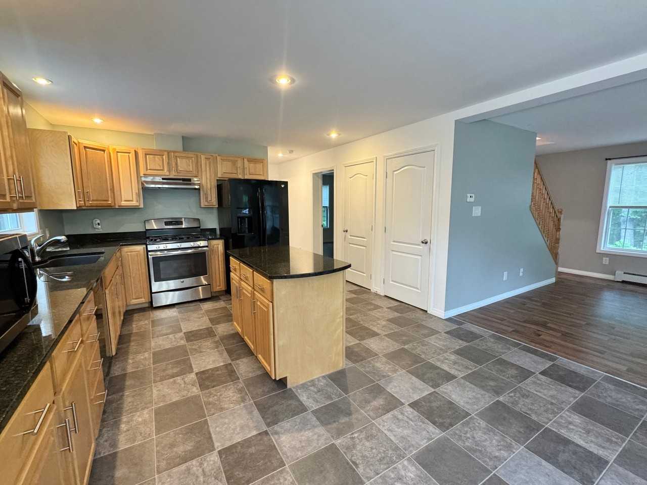 246 Green Lake Rd - Photo 3 of 20