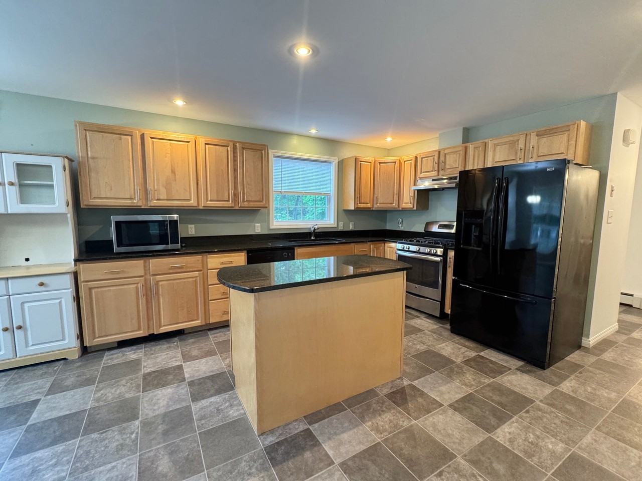 246 Green Lake Rd - Photo 4 of 20