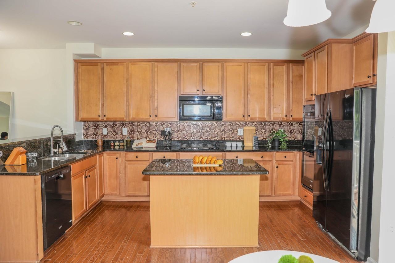 6129 Hanlon St - Photo 2 of 13