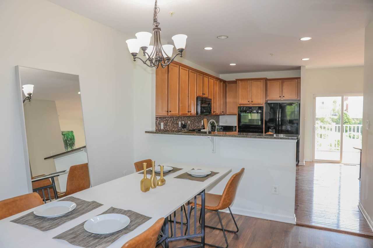 6129 Hanlon St - Photo 3 of 13