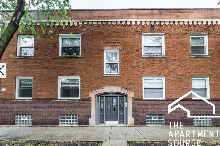 3519 W Grace St #3W - Photo 2 of 10