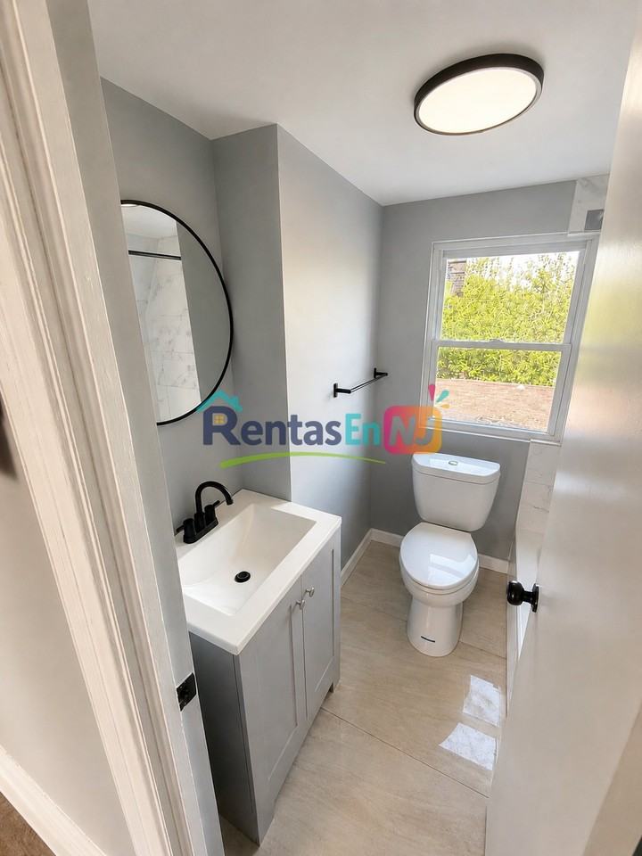 521 S 16th St #3 - Photo 3 of 3