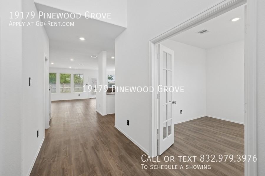 19179 Pinewood Grove Trl - Photo 3 of 27