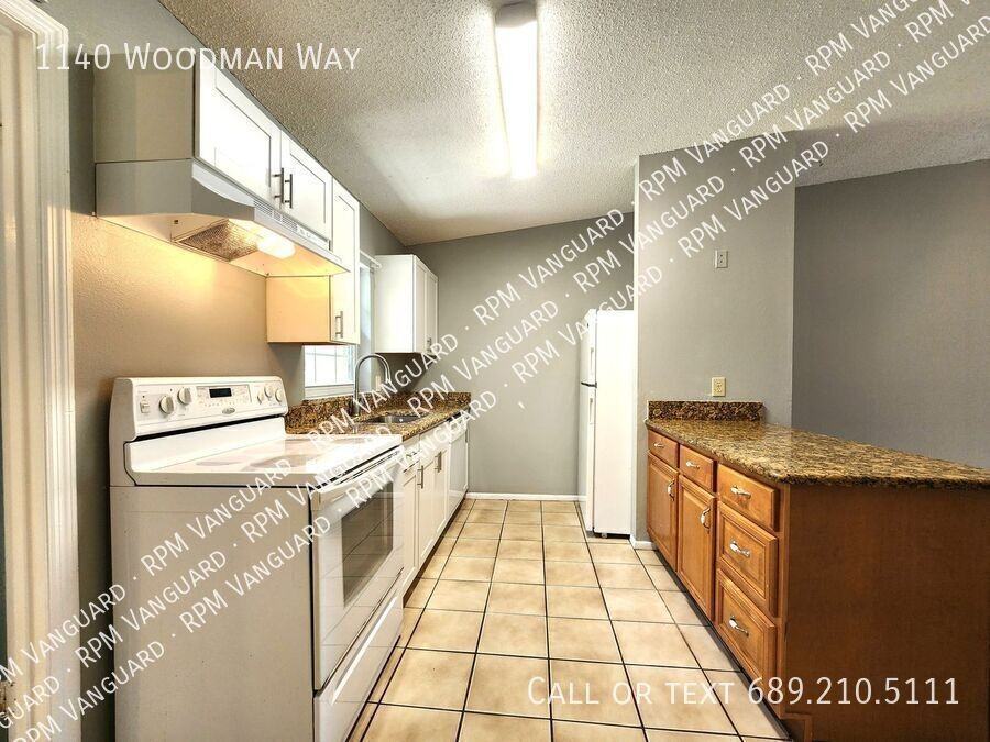 1140 Woodman Way - Photo 4 of 16