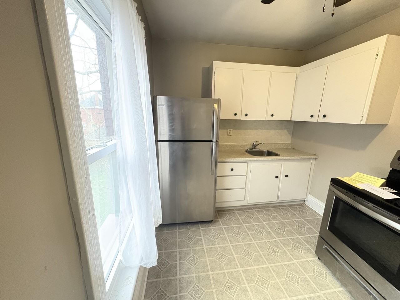 172 Nelson St #2 - Photo 3 of 15