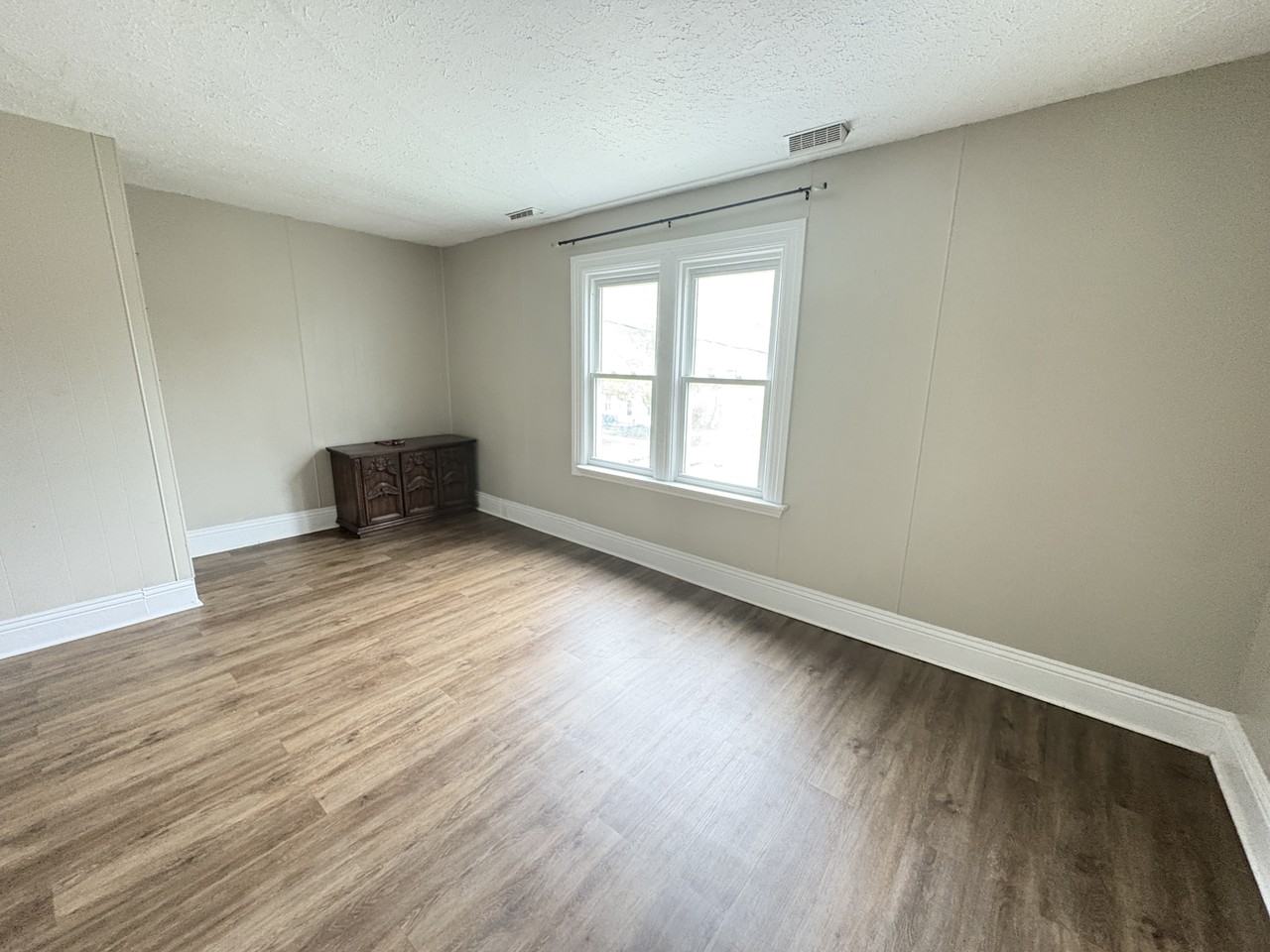 172 Nelson St #2 - Photo 5 of 15