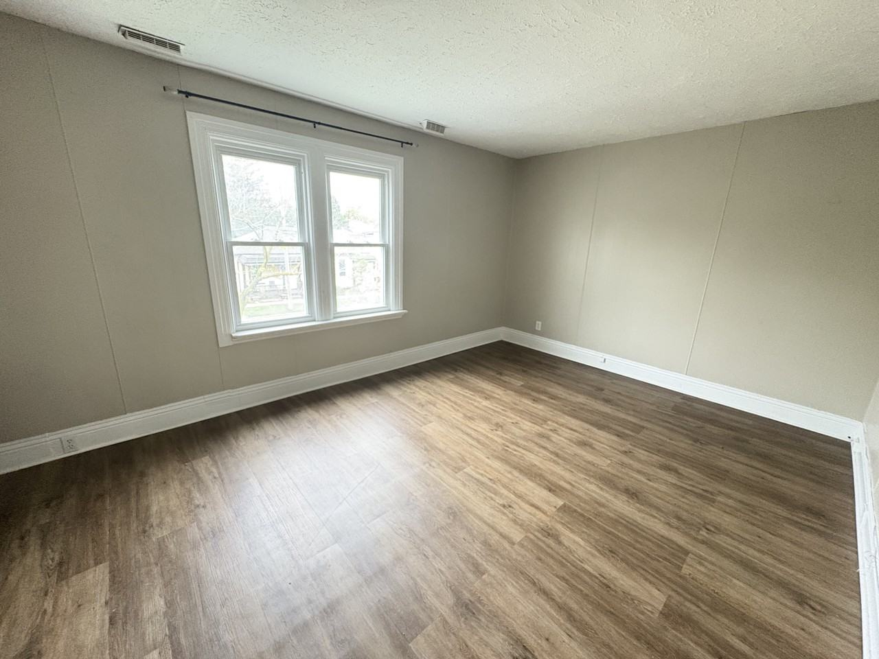 172 Nelson St #2 - Photo 6 of 15