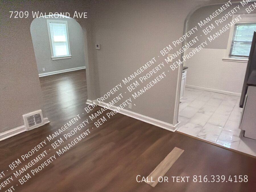 7209 Walrond Ave - Photo 6 of 12