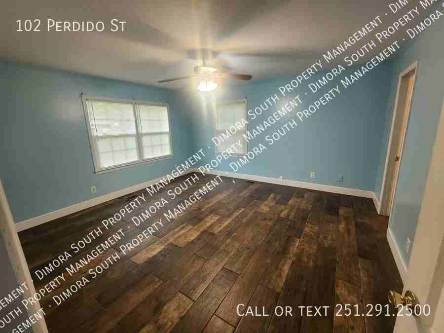102 Perdido St - Photo 4 of 17