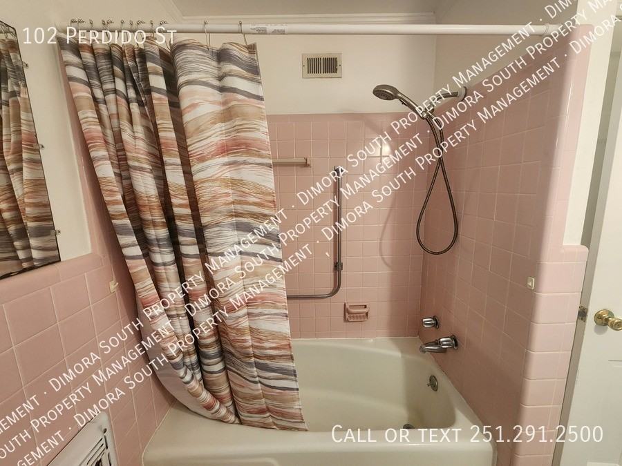 102 Perdido St - Photo 5 of 17