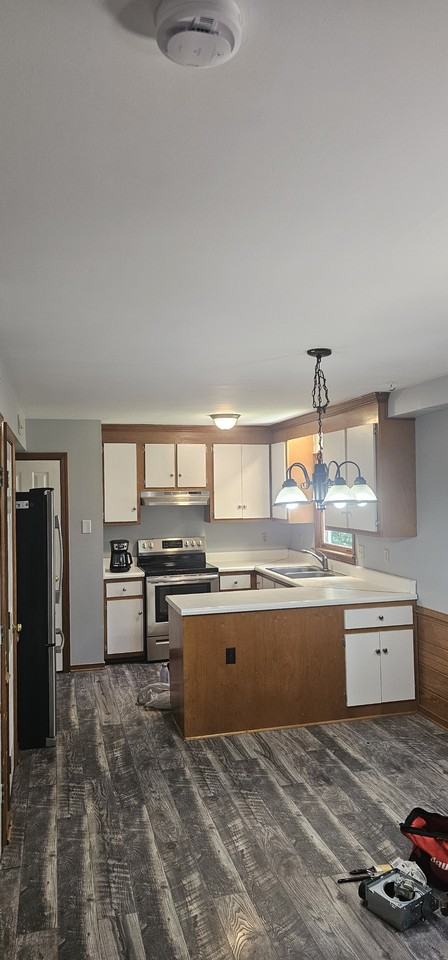 1421 Eastlook Ln #NA - Photo 3 of 22