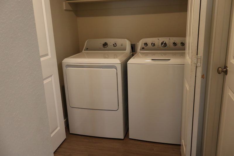 1120 Seals St #D - Photo 3 of 6