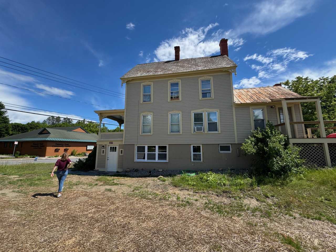227 Main St - Photo 2 of 22