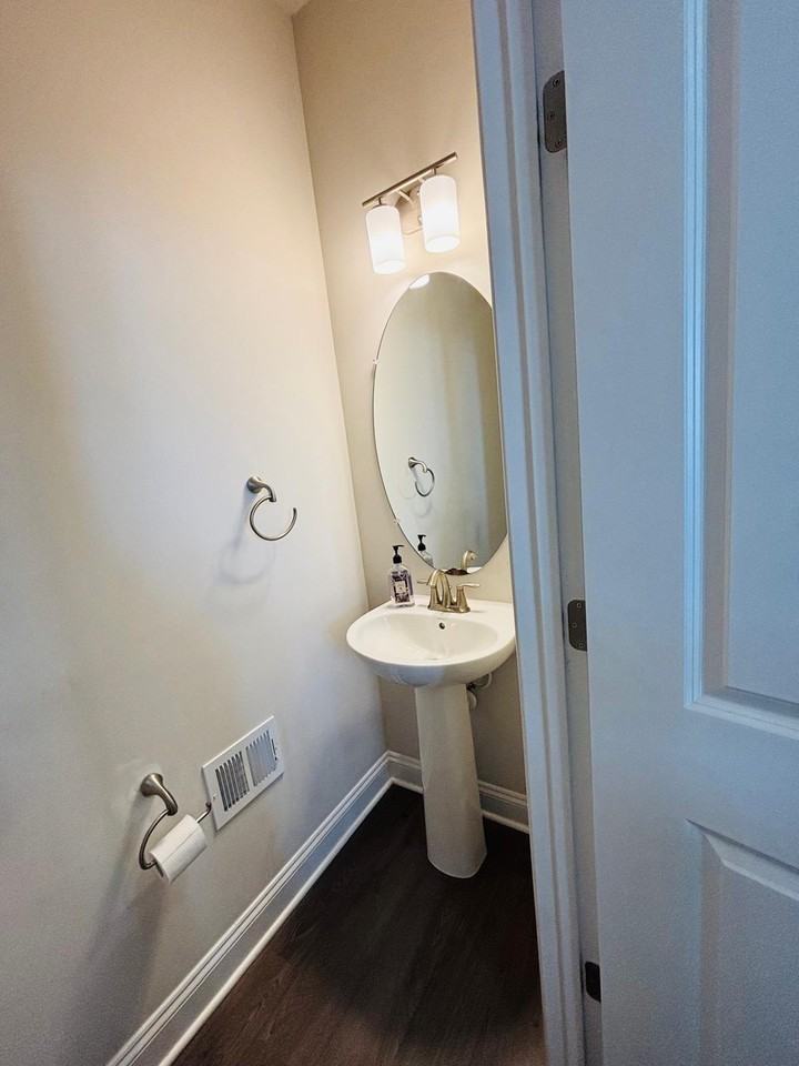 519 Roszel Way #0 - Photo 3 of 24