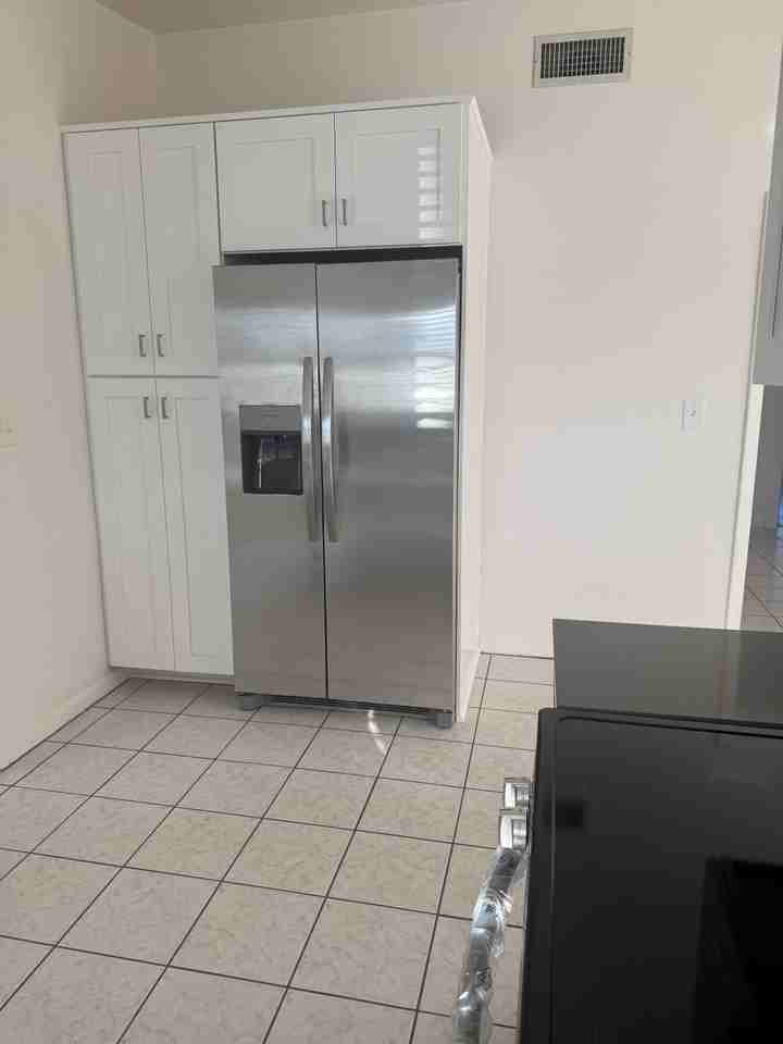 725 Holly Dr #NA - Photo 5 of 12