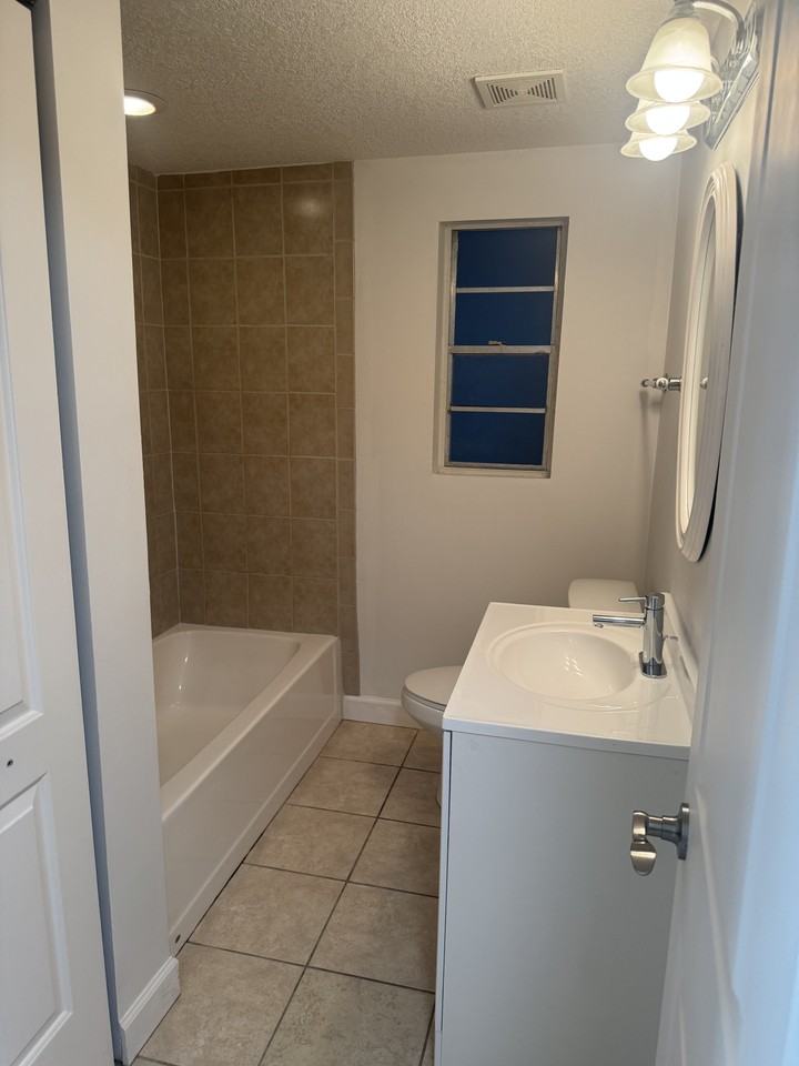 725 Holly Dr #NA - Photo 7 of 12