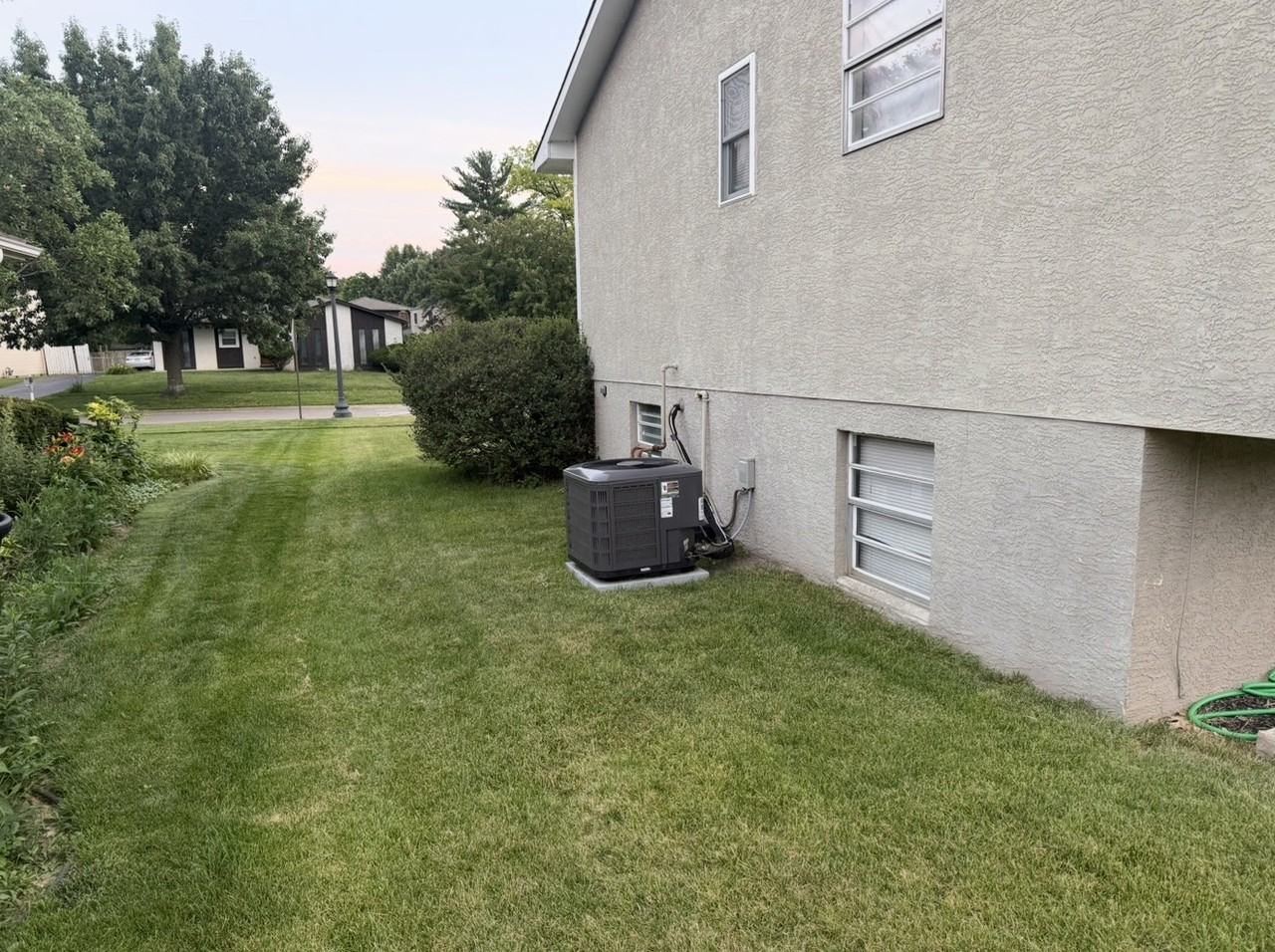 3262 E Hudson St #NA - Photo 3 of 3
