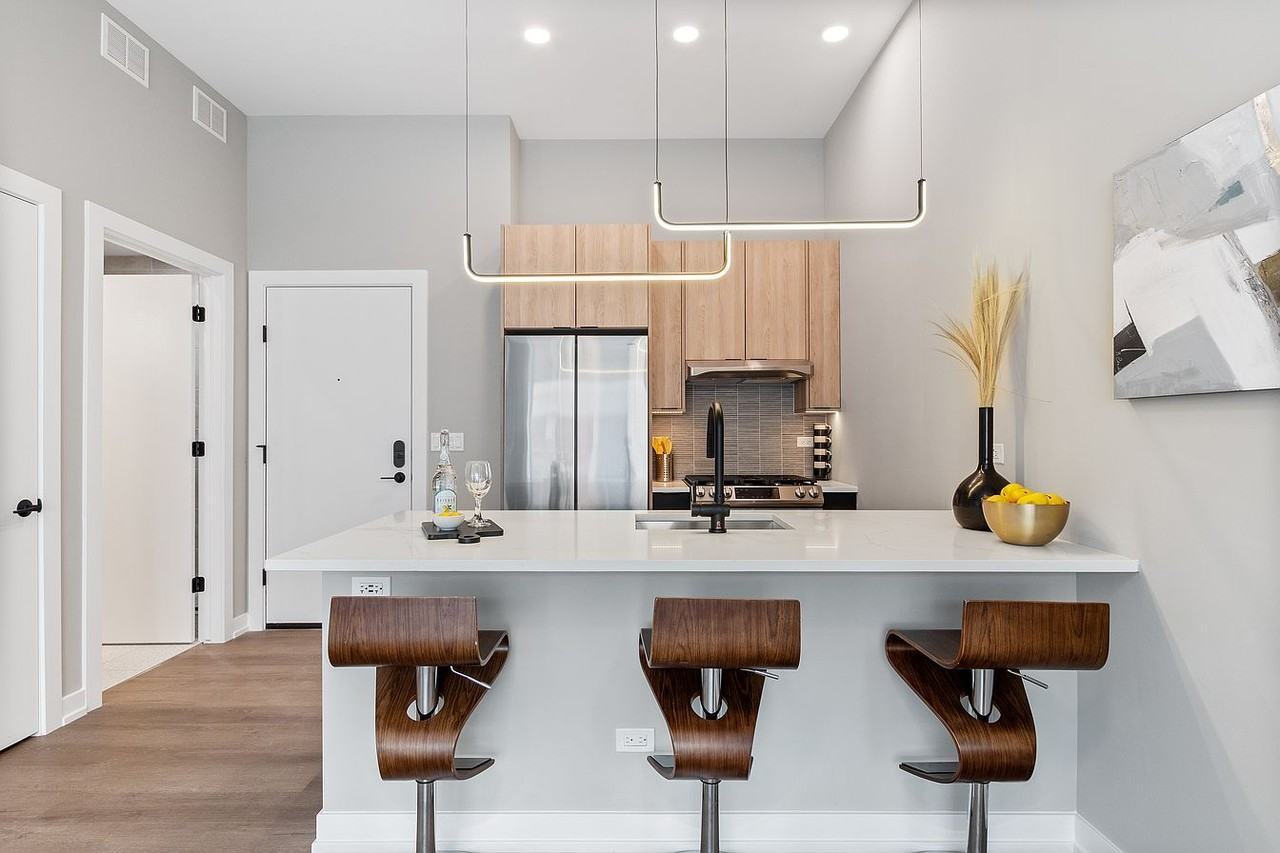 400 Ne 12th Ave #701 - Photo 2 of 10