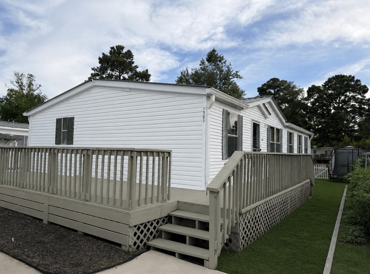1307 Seaside Dr #NA - Photo 3 of 11