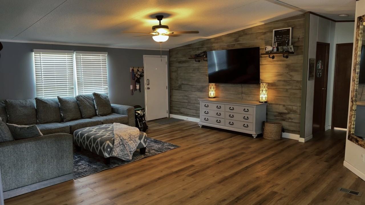 1307 Seaside Dr #NA - Photo 4 of 11