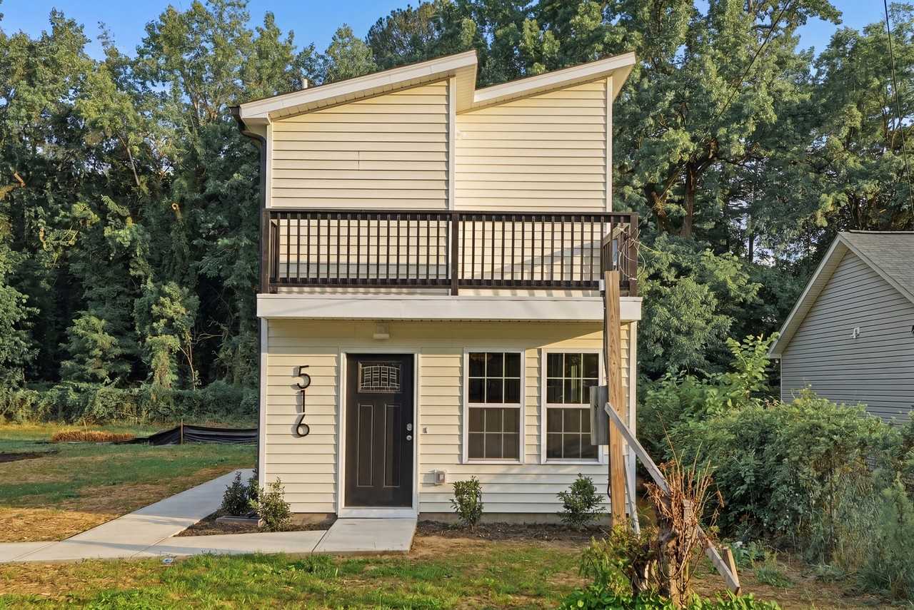 516 Singletary St Se #NA - Photo 2 of 29
