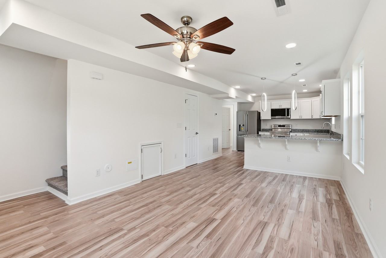 516 Singletary St Se #NA - Photo 4 of 29