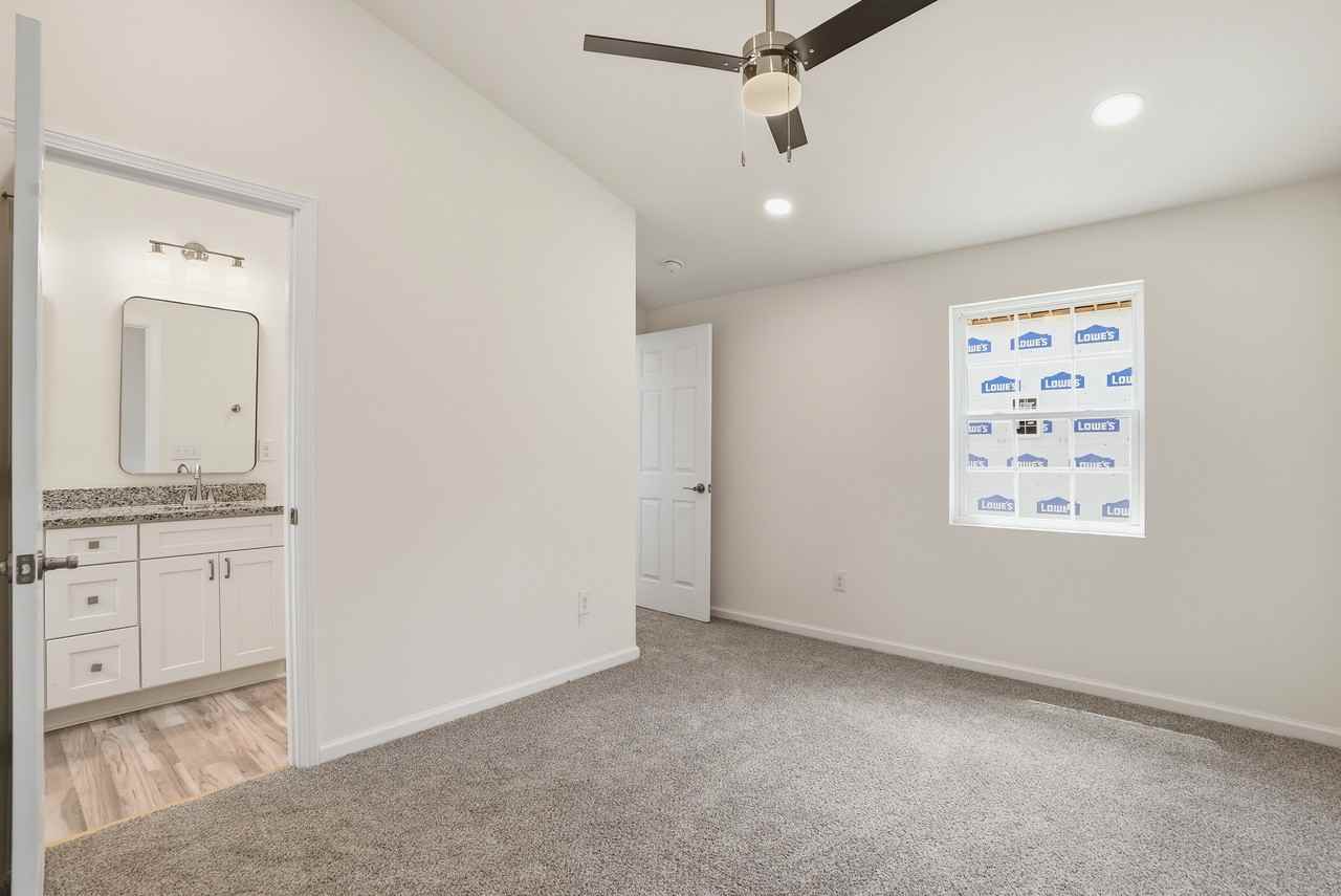 516 Singletary St Se #NA - Photo 7 of 29
