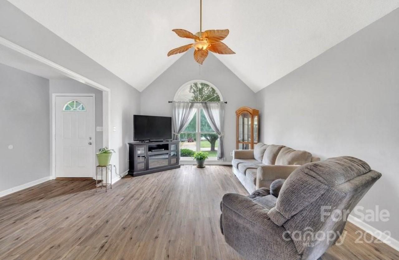 1411 Dove Landing Rd #NA - Photo 4 of 14
