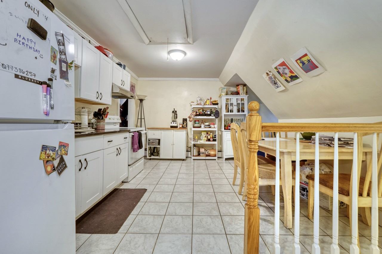 645 Washington St #3 - Photo 7 of 14