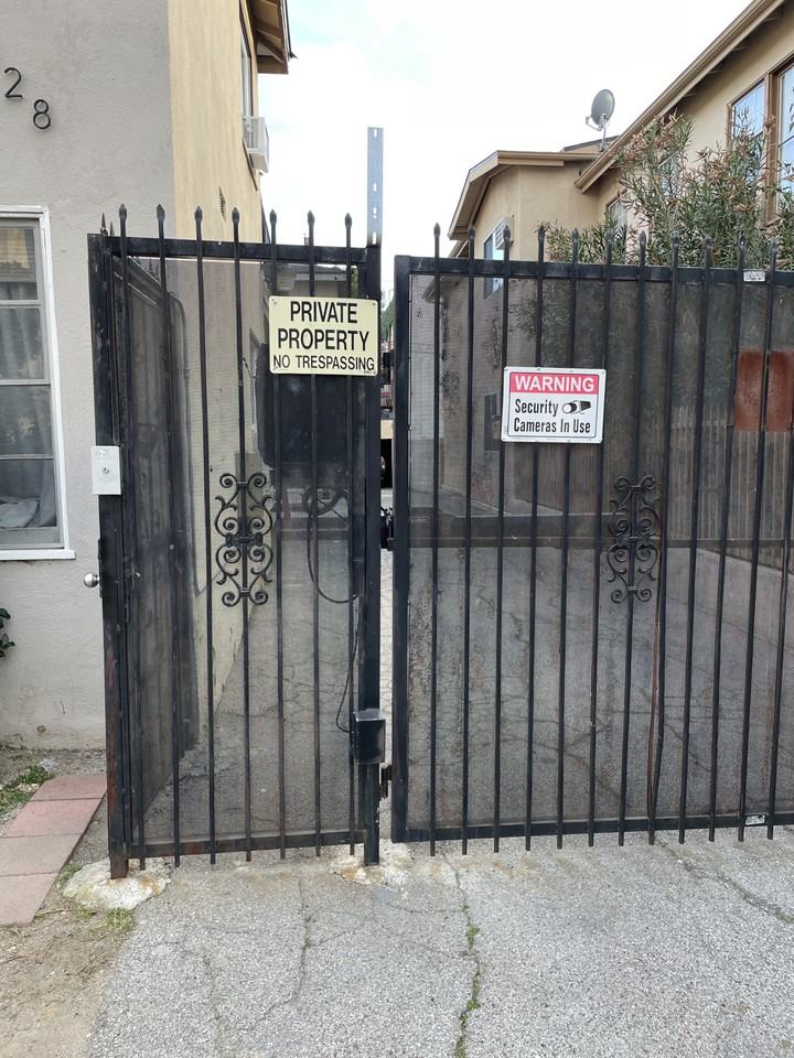 N Gower St & De Longpre Ave #4 - Photo 7 of 13
