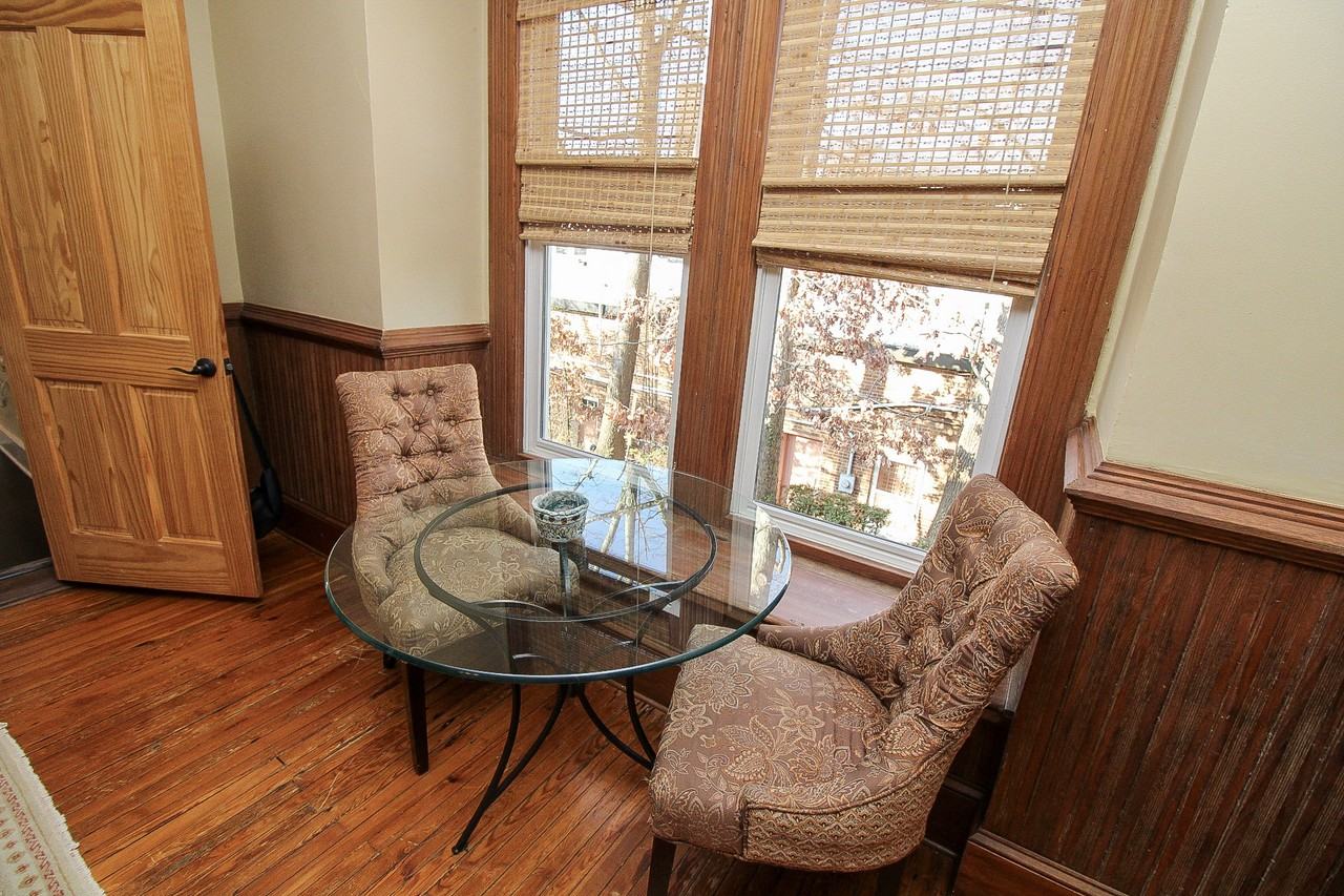 147 E Chestnut St #3 - Photo 3 of 20