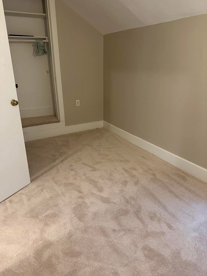 404 S Batavia Ave #4 - Photo 6 of 6