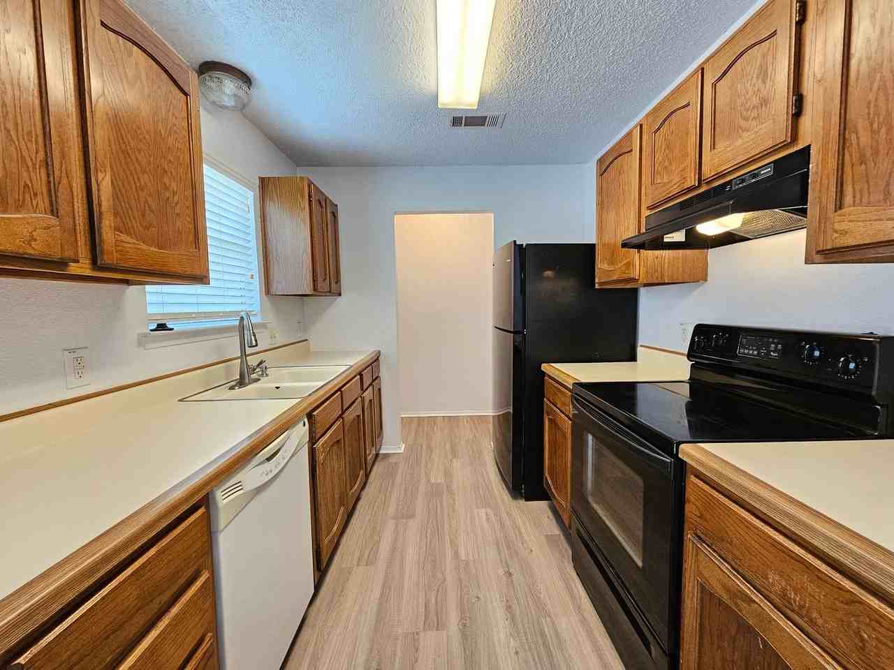 2209 Dickens Dr - Photo 2 of 14