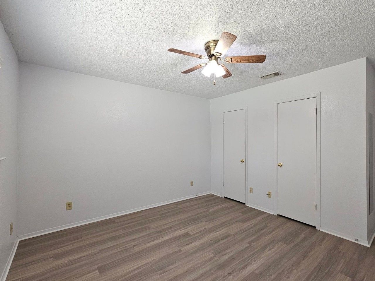 2209 Dickens Dr - Photo 7 of 14