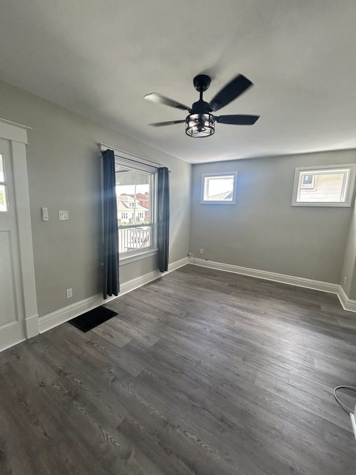 4571 Sixth Ave - Photo 4 of 9