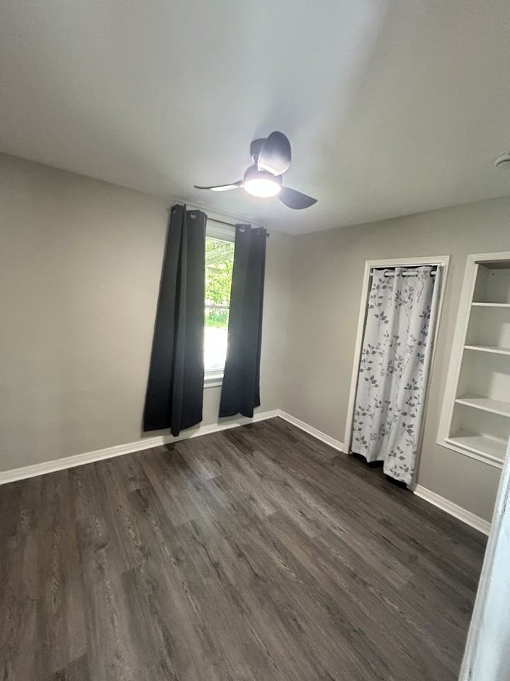 4571 Sixth Ave - Photo 6 of 9