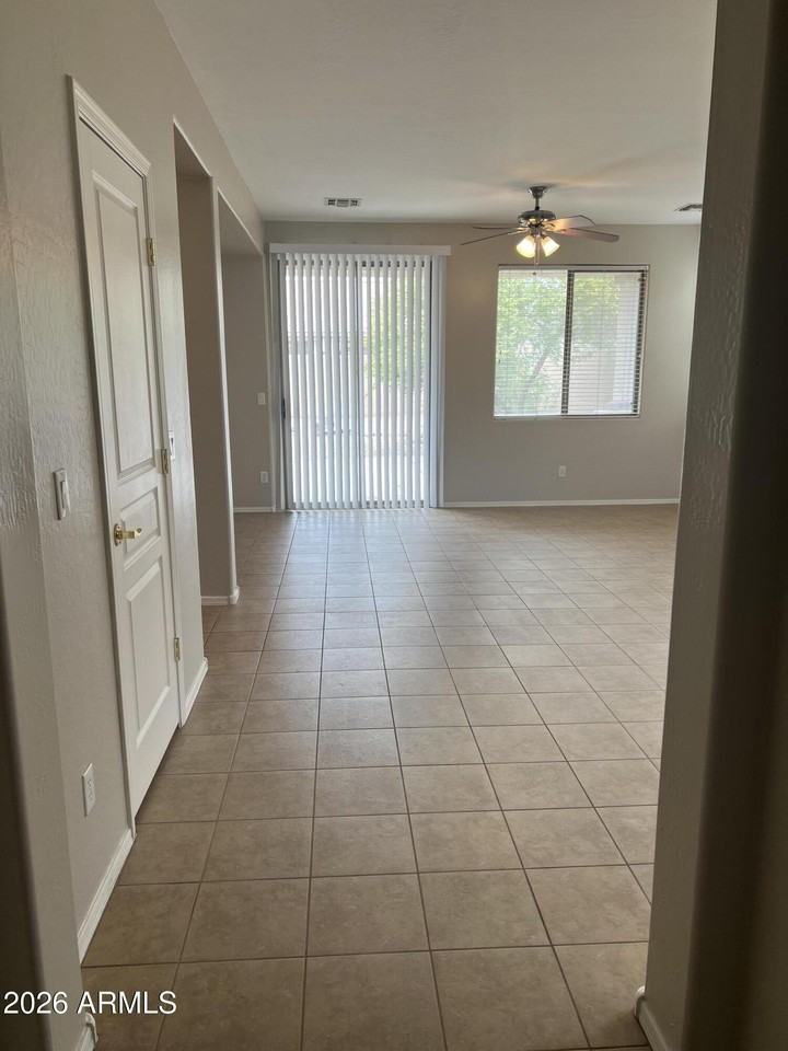 18167 N Arbor Dr - Photo 3 of 17