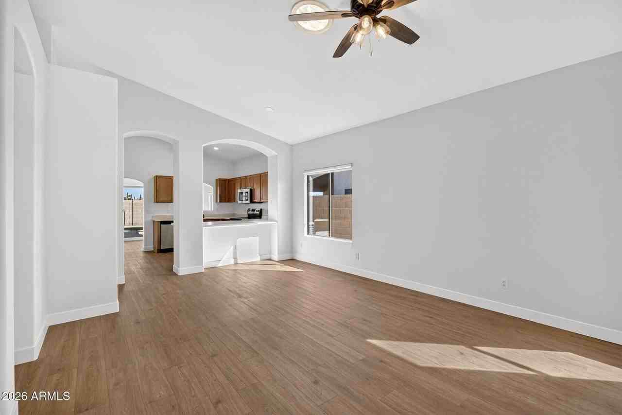 20415 N 37th Ave - Photo 4 of 50