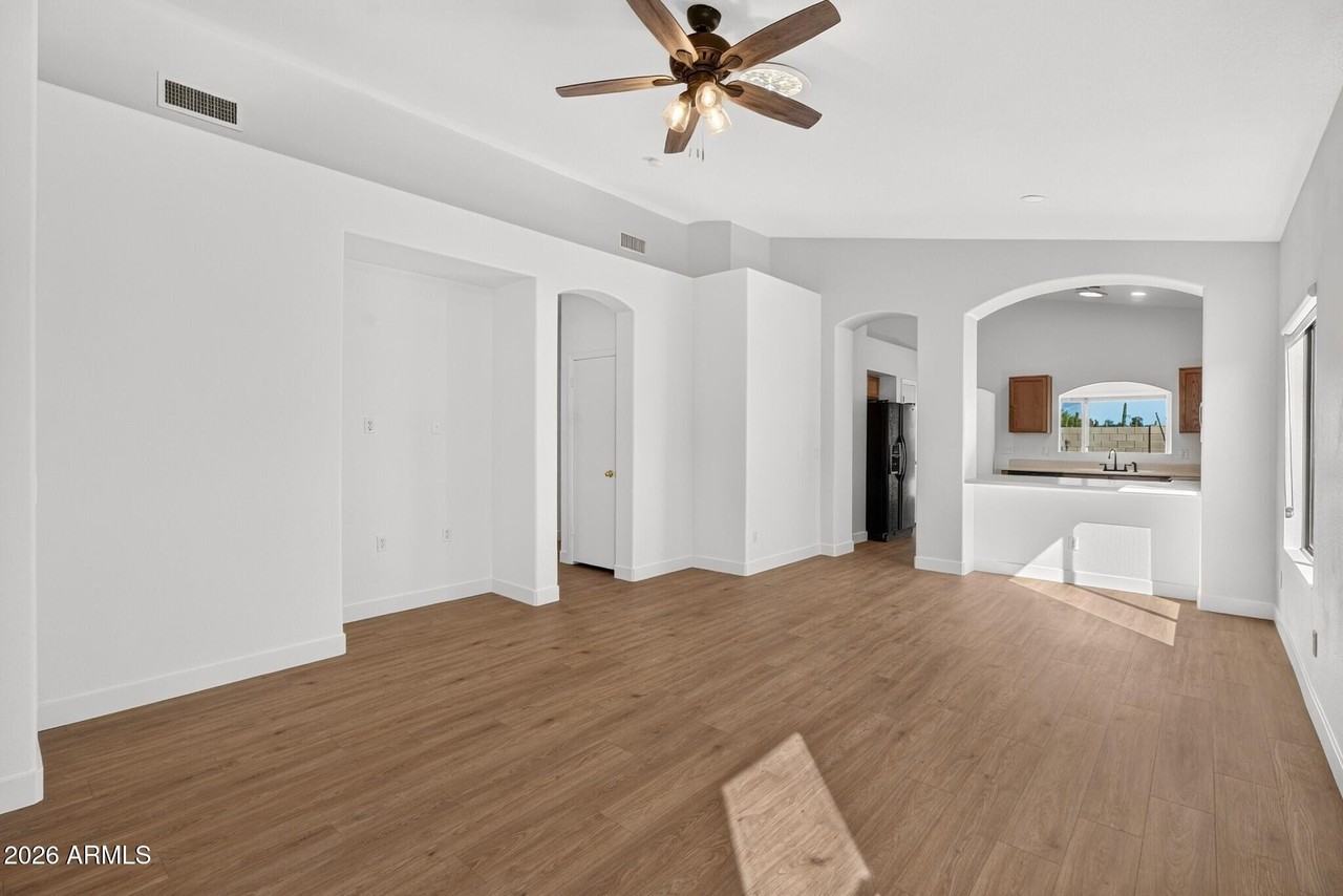20415 N 37th Ave - Photo 5 of 50