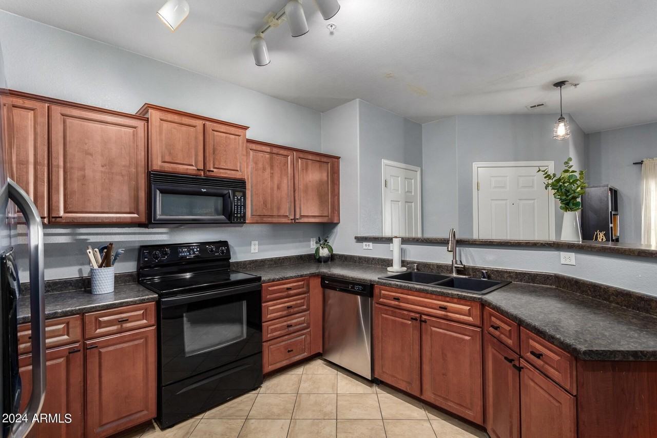 1702 E Bell Rd #189 - Photo 3 of 12