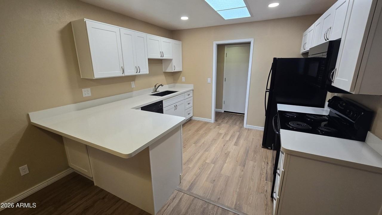 5128 W Surrey Ave - Photo 2 of 30